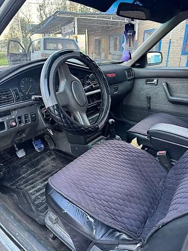 step wgn: Mazda 626: 1990 г., 2 л, Механика, Бензин, Седан — 4