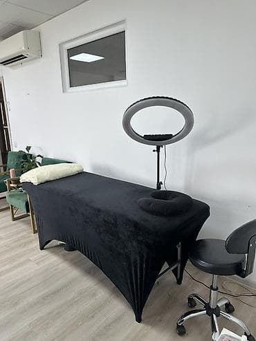 Продается кушетка с матрасом и чехлом Складываются ножки Состояние