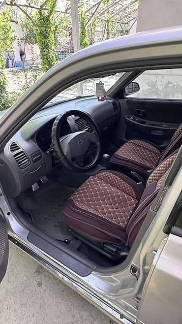 Hyundai Accent: 2000 г., 1.5 л, Кол менен иштөөчү, Бензин, Седан — 6