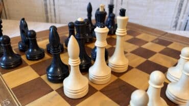 курсы шахмат бишкек: Шахматы советские! Полный комплект. Доска дерево, в отличном — 10