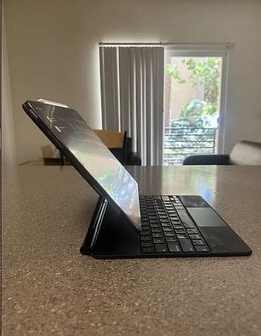 ipad компьютер: IPad Pro 12.9" (M2, 2022) — 512 ГБ Комплектация и аксессуары: - Apple — 4