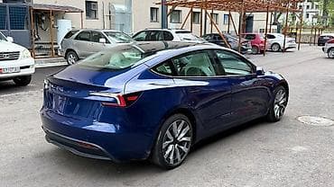Tesla Model 3: 2024 г., Электромобиль, Лифтбек