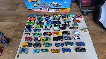 Продаю оригинальные машинки Hot wheels из редких и старых коллекций 57