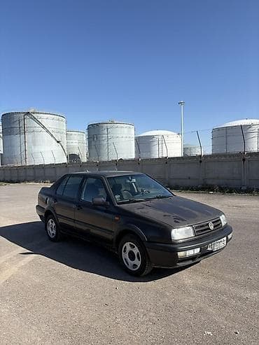 х5 2016: Volkswagen Vento: 1994 г., 1.6 л, Механика, Бензин, Седан — 3