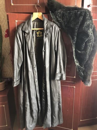 б у кожаный плащ: Кожаное пальто, б/у, зеленый цвет, мягкая кожа хорошей выделки, размер — 1