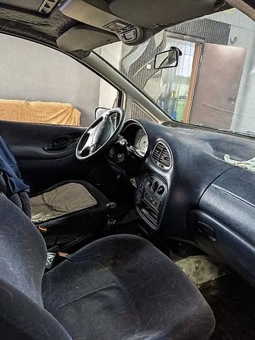 Volkswagen Sharan: 1995 г., 2 л, Механика, Бензин, Минивэн — 5
