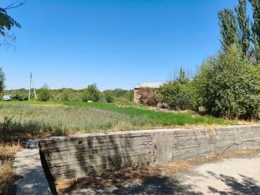 продаю дом под орозбекова бишкеке: Дом, 406 м², 15 комнат, Собственник — 6