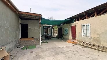 летние: Продаётся частный дом с просторным двором и хозпостройками. - — 3