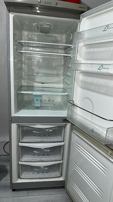 deepcool ice wind pro: Холодильник Samsung, Двухкамерный, De frost (капельный) — 1