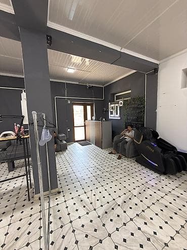 ресторан work: Мужской парикмахерский зал/барбершоп. Описание: - Просторный светлый — 1