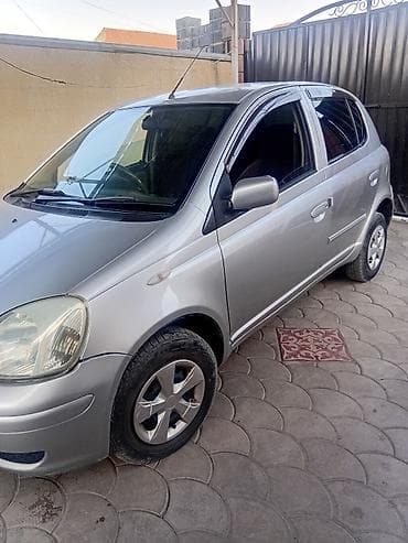 габарит: Toyota Yaris: 2000 г., 1.3 л, Автомат, Бензин, Хэтчбэк — 4