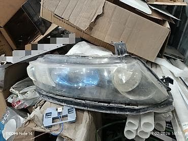 Фара правая на RB1, Хонда Одиссей. крепления целые. есть ещё линза