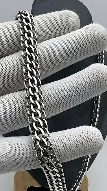 colorado полузамок: Массивная серебристая цепочка с плотным плетением. Замок-карабин — 2