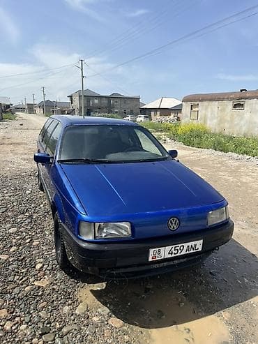 Volkswagen Passat Variant: 1989 г., 1.8 л, Механика, Универсал