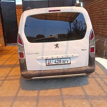 бус сапок кабина: Peugeot Partner: 2012 г., 2 л, Бензин, Универсал — 2
