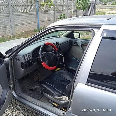карадар: Opel Vectra: 1995 г., 1.8 л, Кол менен иштөөчү, Бензин, Лифтбек — 4