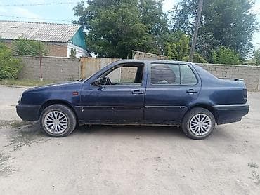 Транспорт: Volkswagen Vento: 1993 г., Седан — 3