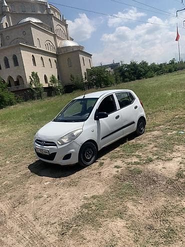 1 9 dci: Hyundai i10: 2011 г., 1.1 л, Механика, Бензин, Хэтчбэк — 2