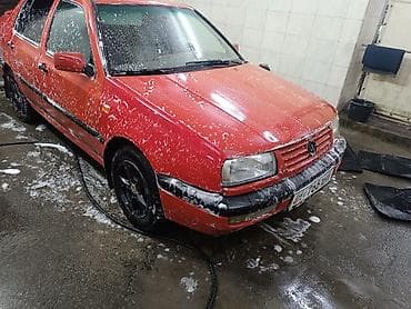 Продажа авто: Volkswagen Vento: 1993 г., 2 л, Механика, Бензин, Седан — 2