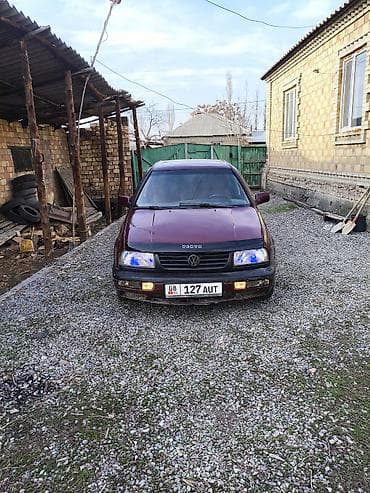 Volkswagen: Volkswagen Vento: 1992 г., 1.8 л, Механика, Бензин, Седан — 1