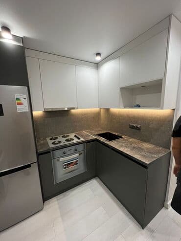 эшик дом: Буйрутма эмеректер, Уктоочу бөлмө, Ашкана гарнитурасы, Үстөл, Шкаф — 28