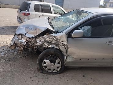 Toyota Corolla: 2002 г., 1.6 л, Механика, Бензин, Седан — 6