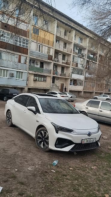 Электромобиль GAC Aion S Plus (седан, белый) - Кузов: 4-дверный