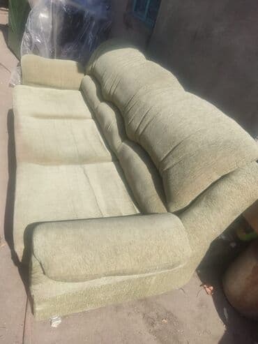 Диван и два кресла,светло-зелен.цвета.Цена-8000сом at lalafo.kg Диван и два кресла,светло-зелен.цвета.Цена-8000сом
