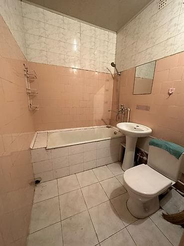 Кыймылсыз мүлк: 1 бөлмө, 35 м², Аламедин-1 мкр 105-серия, 2 кабат, Эски ремонт — 3