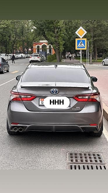 camry 5: Toyota Camry: 2021 г., 2.5 л, Автомат, Гибрид, Седан — 4
