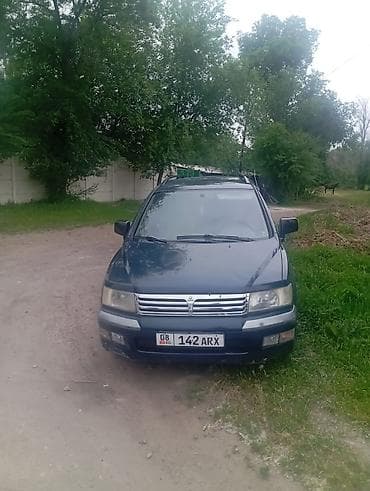 Mitsubishi Space Wagon: 1999 г., 2.4 л, Механика, Бензин, Минивэн