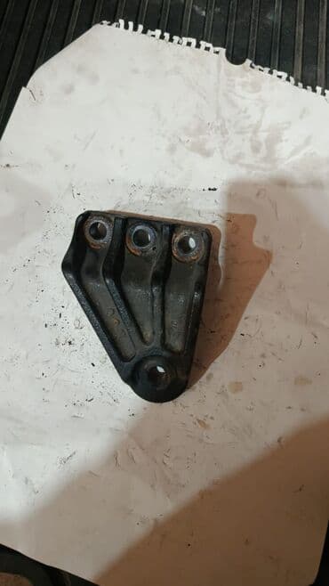 запчасти на хендай портер 2: Подушка мотора Hyundai 2015 г., Б/у, Оригинал — 1