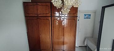 Шкафтар: Продаются 2 шкафа двухстворчатые. Верхние полки отделяются (уже в — 2