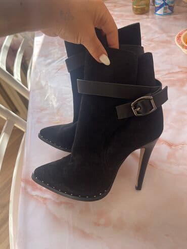 сапоги из натурального меха и кожи: Продаю почти новые Деми полу сапог на каблуках в идеальном состоянии — 1