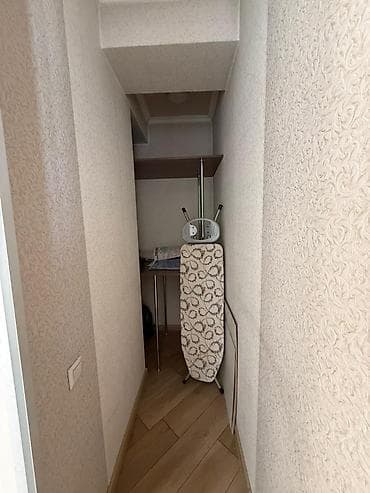 70 сом: 3 бөлмө, Кыймылсыз мүлк агенттиги, Чогуу жашоосу жок, Толугу менен эмереги бар — 8