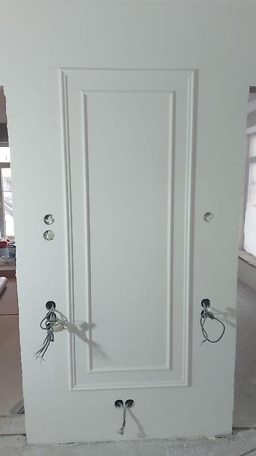 Двери на заказ: Электромонтажные работы и отделка стен с декоративными молдингами Что — 2