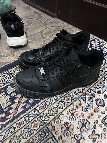 Кроссовки и спортивная обувь: Мужские кроссовки Nike Air Force 1, низкий силуэт, полностью чёрные — 2