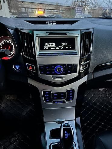 BYD: BYD E5: 2019 г., Электромобиль, Седан — 9