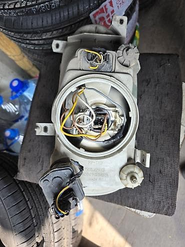 вента фары: Передняя правая фара Volkswagen 1993 г., Б/у, Германия — 4