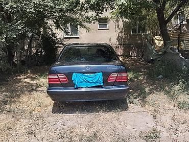 Mercedes-Benz E-Class: 2002 г., Автомат, Бензин, Седан — 10