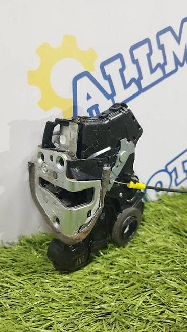 Замок двери Subaru Б/у, Оригинал