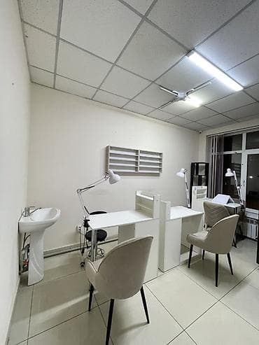 2 ком квар: Оборудованный кабинет для маникюра/бьюти-услуг. Что внутри: - 2 — 5