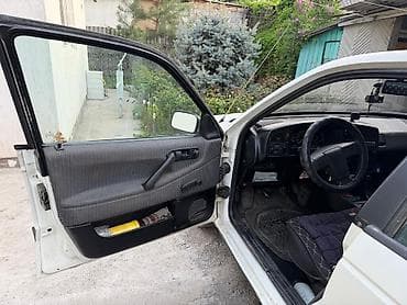 Продажа авто: Volkswagen Passat: 1991 г., 1.8 л, Механика, Седан — 5