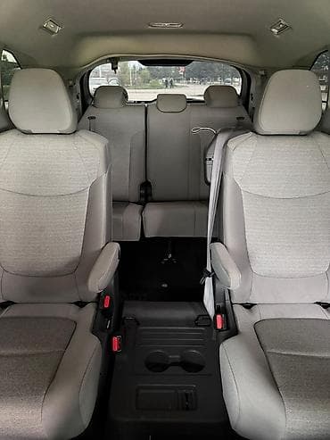 тайота сиента: Toyota Sienna: 2021 г., 2.5 л, Автомат, Гибрид, Минивэн — 10