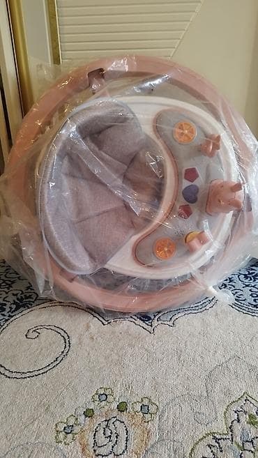 ходунок baby walker: Ходунки для малышей, розово-белые - Круглая база с широким устойчивым — 1