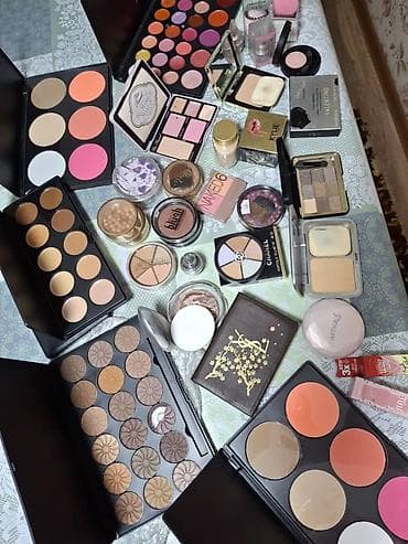 кальян комплект: Набор косметики все что на фото 1000 сом. пишите на номер — 1