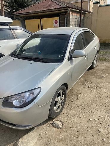 Кузов и экстерьер: - 4 двери, окраска «серебро» - Легкосплавные диски