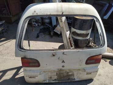 делика кузов: Mitsubishi, Б/у, Оригинал — 1