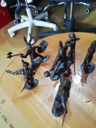 рыцари: Набор фигурок рыцарей - Коллекция из 7 пластиковых фигурок — 5