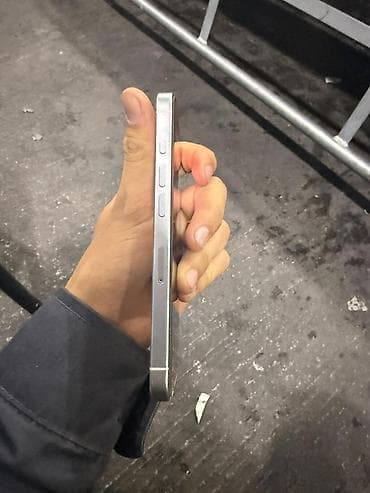 iphon 16 pro: IPhone 16 Pro, Б/у, 128 ГБ, Зарядное устройство, Защитное стекло, Чехол, 92 % — 5